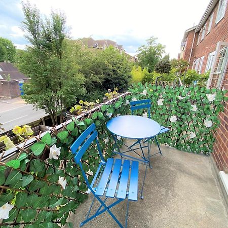 Ferienwohnung Redhill Town Centre 3 Bed House Near Gatwick Airport, Easy Commute To London Exterior foto